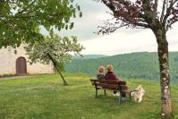 Devant la chapelle à Echevannes : panorama sur la vallée de la Loue